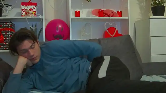 Snapshot of CalvinCay chatting on 22, 2, 2025 CalvinCay online show from 22, 2, 2025