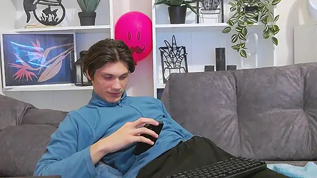 Snapshot of CalvinCay chatting on 24, 2, 2025 CalvinCay online show from 24, 2, 2025