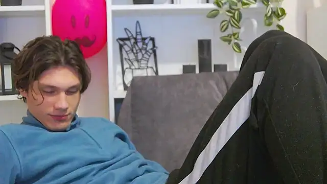 Snapshot of CalvinCay chatting on 25, 2, 2025 CalvinCay online show from 25, 2, 2025