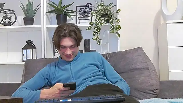 Snapshot of CalvinCay chatting on 25, 2, 2025 CalvinCay online show from 25, 2, 2025