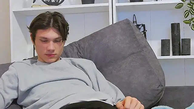 Snapshot of CalvinCay chatting on 1, 3, 2025 CalvinCay online show from 1, 3, 2025