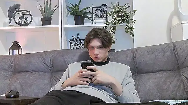 Snapshot of CalvinCay chatting on 9, 3, 2025 CalvinCay online show from 9, 3, 2025