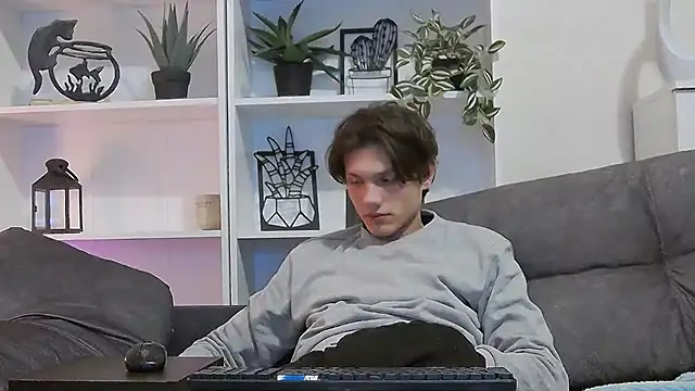 Snapshot of CalvinCay chatting on 10, 3, 2025 CalvinCay online show from 10, 3, 2025