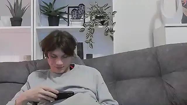 Snapshot of CalvinCay chatting on 10, 3, 2025 CalvinCay online show from 10, 3, 2025