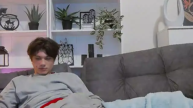 Snapshot of CalvinCay chatting on 11, 3, 2025 CalvinCay online show from 11, 3, 2025