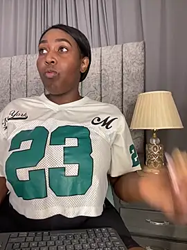 Snapshot of emilyrojas chatting on 6, 5, 2026 emilyrojas online show from 6, 5, 2026
