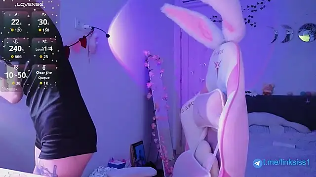 twicewetgirl online show from 6, 5, 2026