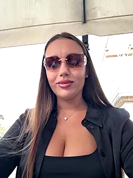 Snapshot of Syka0001 chatting on 17, 11, 2025 Syka0001 online show from 17, 11, 2025