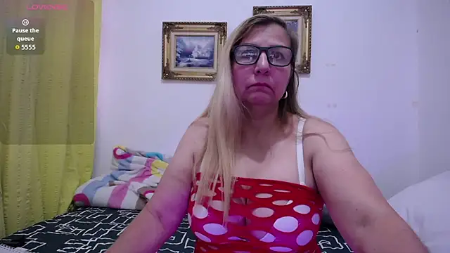 Snapshot of razzisweet chatting on 2, 3, 2026 razzisweet online show from 2, 3, 2026