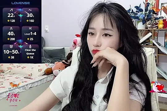  LLisa  online show from 5, 1, 2025