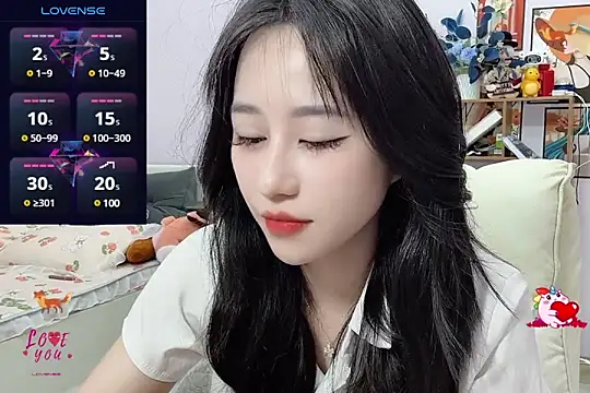  LLisa  online show from 5, 1, 2025