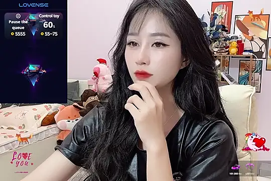  LLisa  online show from 6, 1, 2025