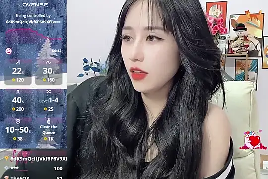  LLisa  online show from 13, 1, 2025