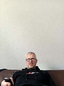 Snapshot of Heidemensch chatting on 17, 4, 2026 Heidemensch online show from 17, 4, 2026