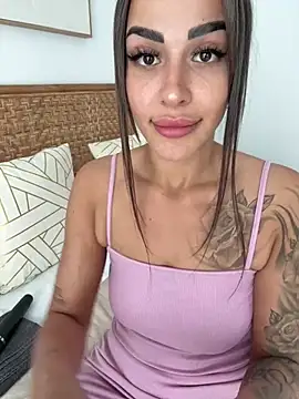 Snapshot of Alisa-Marie chatting on 4, 1, 2025 Alisa-Marie online show from 4, 1, 2025