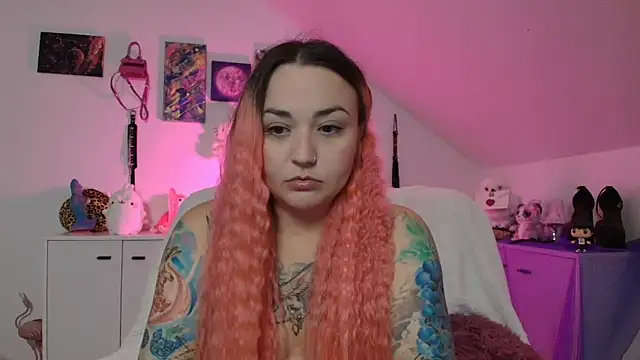 PinkHurricaneOfficial online show from 18, 9, 2025