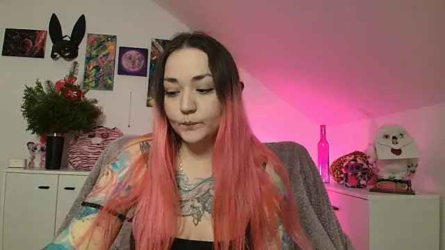 PinkHurricaneOfficial online show from 16, 3, 2026