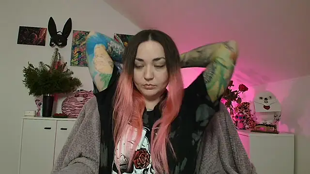 PinkHurricaneOfficial online show from 25, 3, 2026