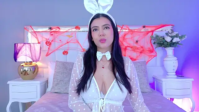 Julie Bennet online show from 22, 10, 2025