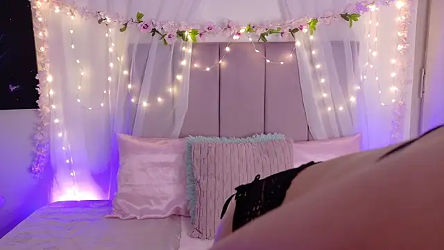 Julie Bennet online show from 24, 3, 2026