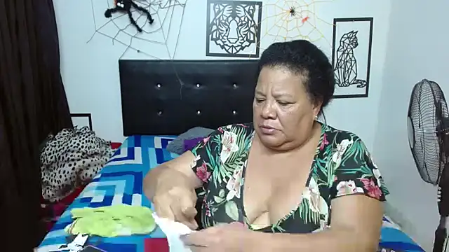 Snapshot of Shanttal0272 chatting on 31, 10, 2025 Shanttal0272 online show from 31, 10, 2025