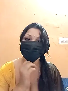 Snapshot of Beauty-khan chatting on 3, 10, 2025 Beauty-khan online show from 3, 10, 2025