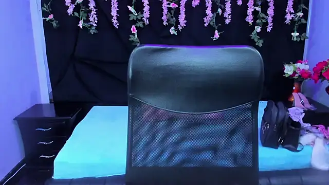 Cocoo Nuth online show from 28, 11, 2025