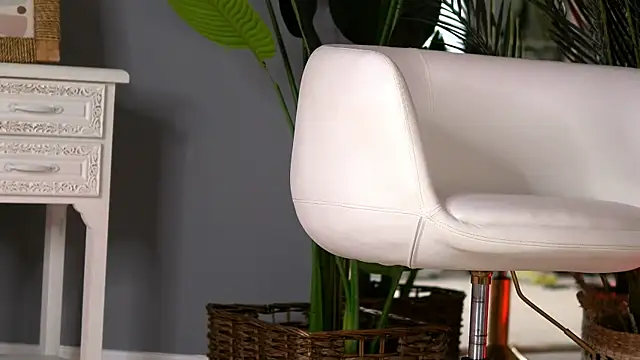 Snapshot of KellyMathews chatting on 19, 11, 2025 KellyMathews online show from 19, 11, 2025