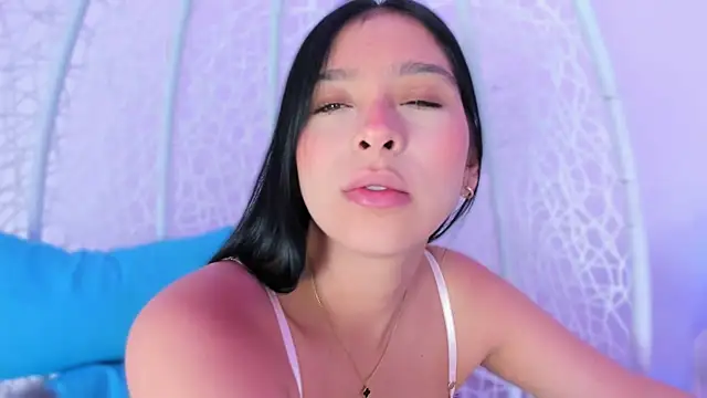 MiaCollson online show from 20, 2, 2025