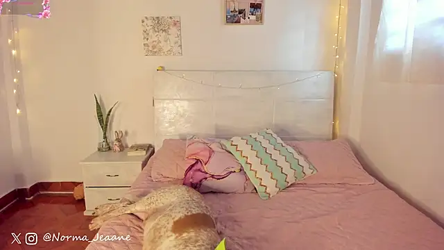 Norma-Jeaane online show from 8, 1, 2025