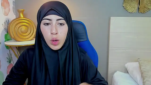 chaymae nah  online show from 12, 1, 2025