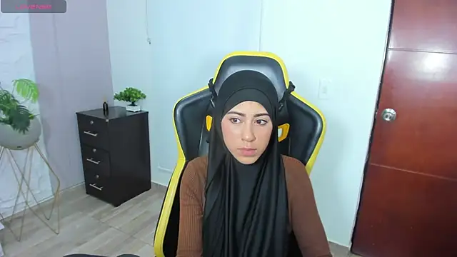 chaymae nah  online show from 19, 3, 2025