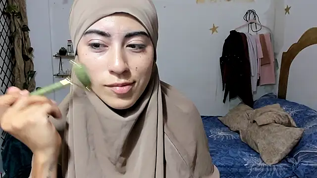 chaymae nah  online show from 23, 9, 2025