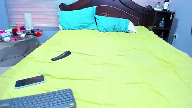 bella-black online show from 20, 2, 2025