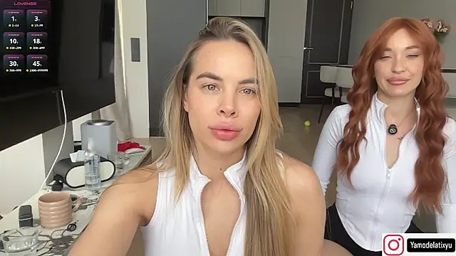 Snapshot of diffgirls2 chatting on 30, 6, 2026 diffgirls2 online show from 30, 6, 2026