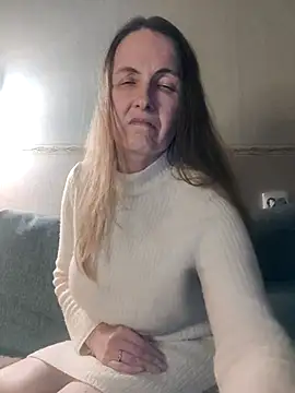 Snapshot of Evelina_cute chatting on 17, 12, 2024 Evelina cute online show from 17, 12, 2024