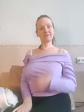 Snapshot of Evelina_cute chatting on 6, 1, 2025 Evelina cute online show from 6, 1, 2025