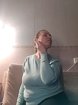 Snapshot of Evelina_cute chatting on 18, 1, 2025 Evelina cute online show from 18, 1, 2025
