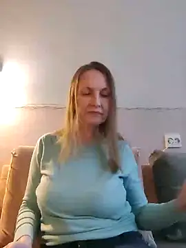 Snapshot of Evelina_cute chatting on 21, 1, 2025 Evelina cute online show from 21, 1, 2025