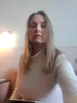Snapshot of Evelina_cute chatting on 19, 2, 2025 Evelina cute online show from 19, 2, 2025