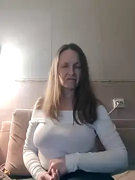 Snapshot of Evelina_cute chatting on 26, 2, 2025 Evelina cute online show from 26, 2, 2025
