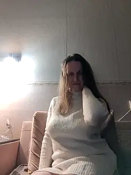 Snapshot of Evelina_cute chatting on 7, 3, 2025 Evelina cute online show from 7, 3, 2025