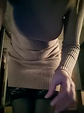 Snapshot of Evelina_cute chatting on 12, 10, 2025 Evelina cute online show from 12, 10, 2025