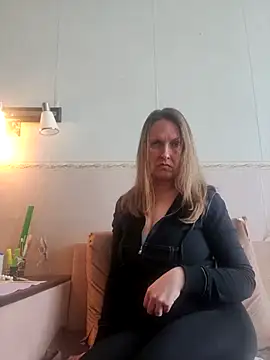 Evelina cute online show from 8, 3, 2026