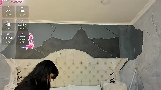 Snapshot of AmberGreyy_ chatting on 8, 10, 2025 AmberGreyy online show from 8, 10, 2025