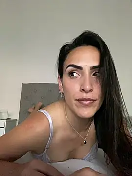Snapshot of alessandra-a chatting on 27, 2, 2025 alessandra-a online show from 27, 2, 2025