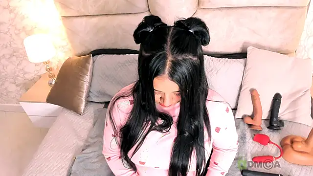 amatista  smith online show from 12, 2, 2025