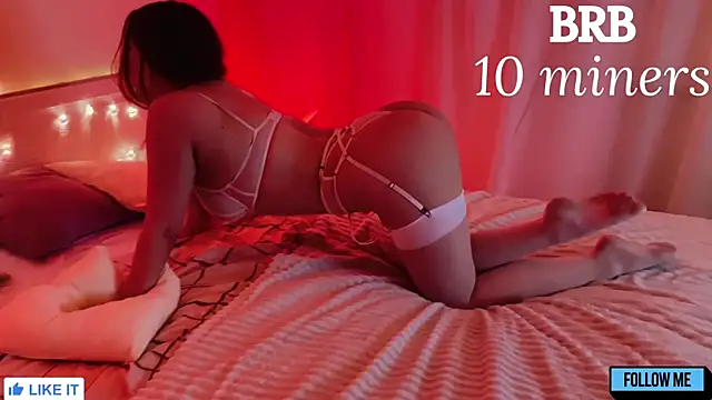 Snapshot of Emily_Gin chatting on 18, 5, 2026 Emily Gin online show from 18, 5, 2026