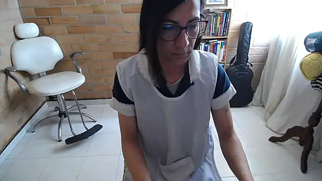 Snapshot of VioletaGomezCo chatting on 25, 10, 2025 VioletaGomezCo online show from 25, 10, 2025