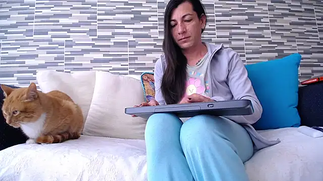 Snapshot of VioletaGomezCo chatting on 2, 11, 2025 VioletaGomezCo online show from 2, 11, 2025